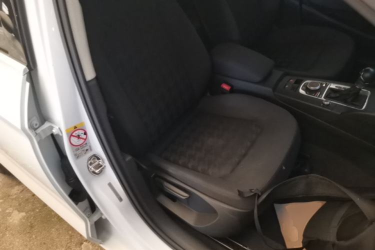 Used Audi A3 2016 Limousine 35 TFSI Ambition Edition Right Front Seat