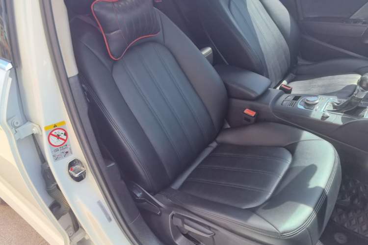 Used Audi A3 2016 Limousine 35 TFSI Prestige Edition Right Front Seat