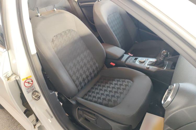 Used Audi A3 2016 Limousine 35 TFSI Ambition Edition Right Front Seat