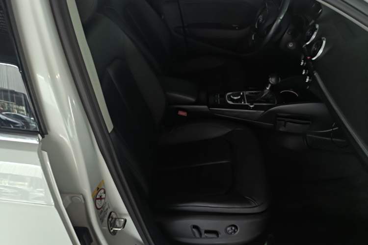 Used Audi A3 2016 Sportback 35 TFSI Style Edition Right Front Seat