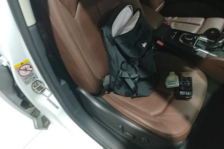 Used Audi A3 2016 Limousine 35 TFSI Style Edition Right Front Seat