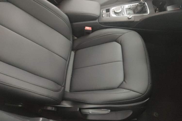 Used Audi A3 2016 Limousine 35 TFSI Prestige Edition Right Front Seat