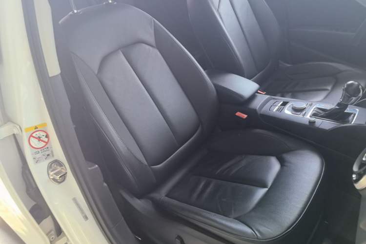 Used Audi A3 2016 Limousine 35 TFSI Style Edition Right Front Seat