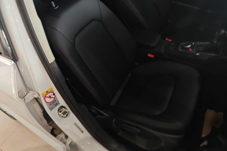 Used Audi A3 2016 Limousine 35 TFSI Ambition Edition Right Front Seat