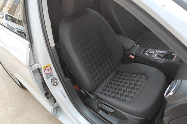 Used Audi A3 2016 Limousine 35 TFSI Prestige Edition Right Front Seat