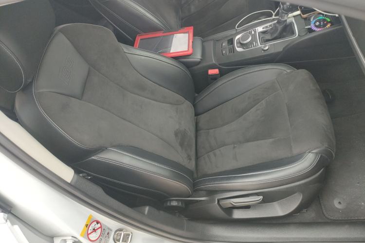 Used Audi A3 2016 Limousine 35 TFSI Prestige Edition Right Front Seat