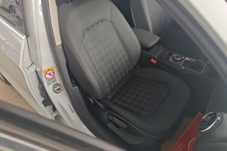 Used Audi A3 2016 Limousine 35 TFSI Ambition Edition Right Front Seat