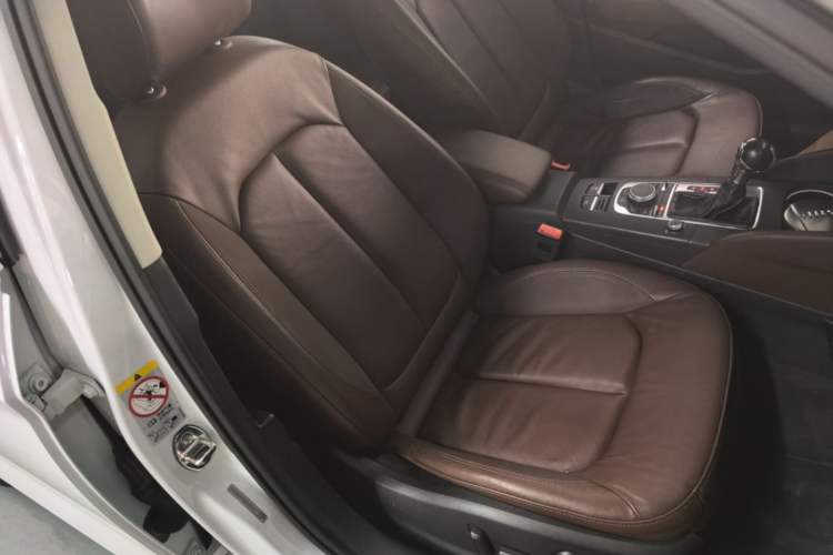 Used Audi A3 2016 Limousine 35 TFSI Style Edition Right Front Seat