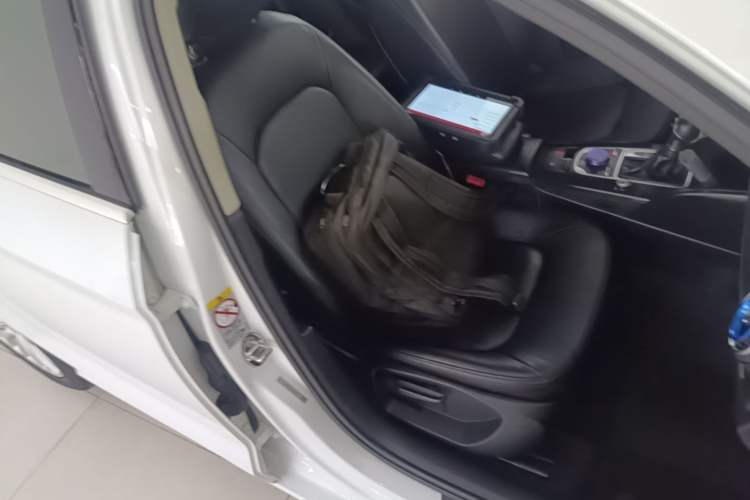 Used Audi A3 2016 Limousine 35 TFSI Ambition Edition Right Front Seat