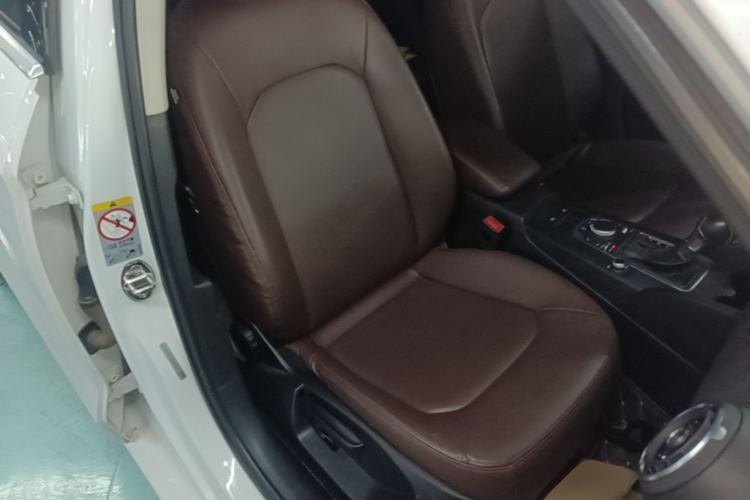 Used Audi A3 2016 Limousine 35 TFSI Ambition Edition Right Front Seat