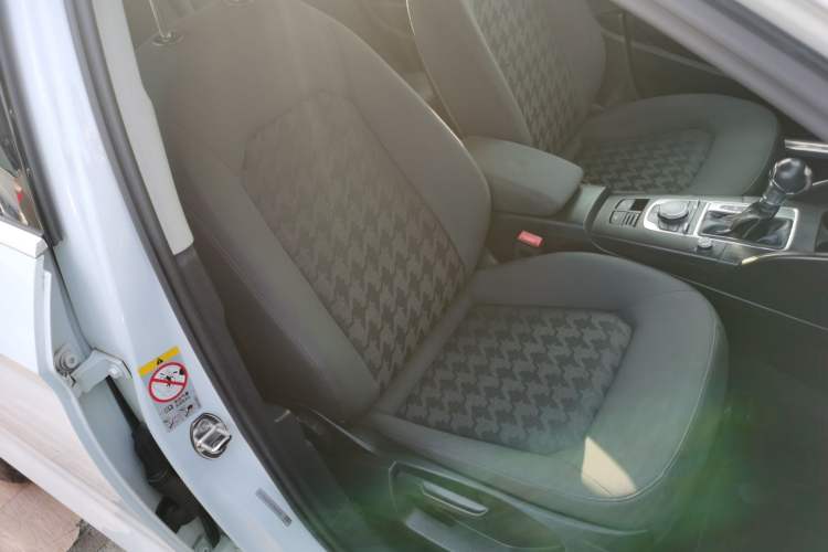 Used Audi A3 2016 Limousine 35 TFSI Ambition Edition Right Front Seat