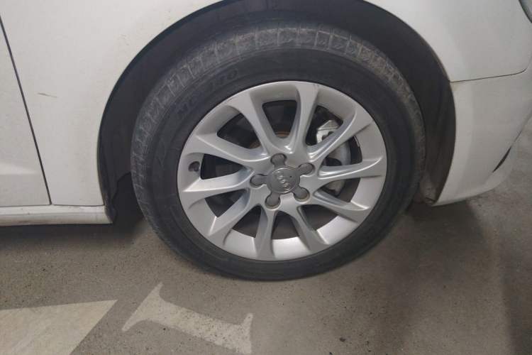Used Audi A3 2016 Sportback 35 TFSI Ambition Edition Right Front Wheel Hub