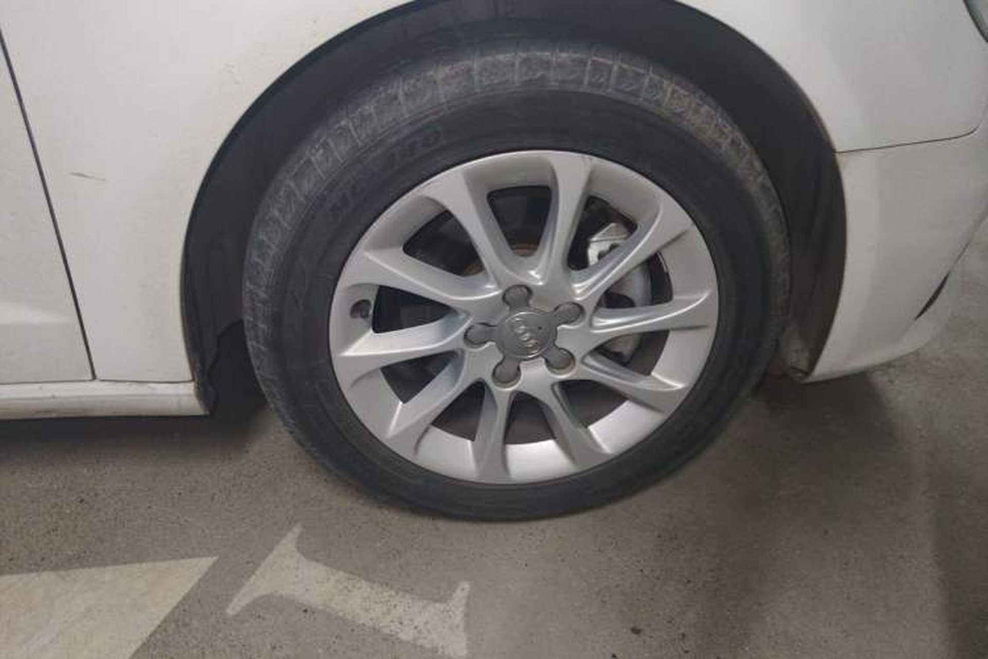 Used Audi A3 2016 Sportback 35 TFSI Ambition Edition Right Front Wheel Hub