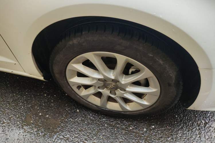 Used Audi A3 2016 Sportback 35 TFSI Ambition Right Front Wheel Hub