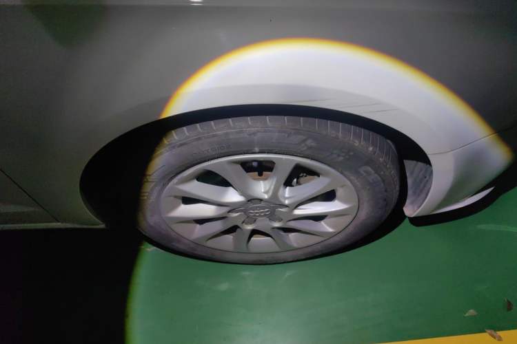 Used Audi A3 2016 Sportback 35 TFSI Ambition Edition Right Front Wheel Hub