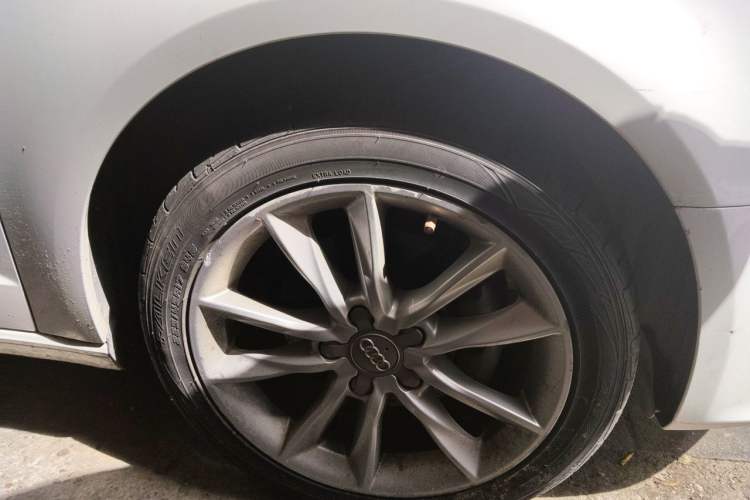 Used Audi A3 2016 Sportback 35 TFSI Style Edition Right Front Wheel Hub