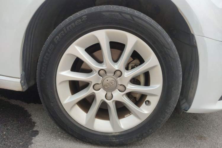 Used Audi A3 2016 Sportback 35 TFSI Ambition Right Front Wheel Hub