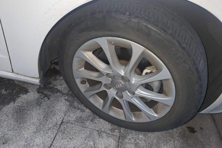 Used Audi A3 2016 Sportback 35 TFSI Ambition Right Front Wheel Hub