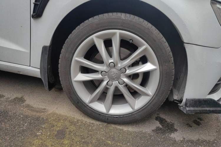 Used Audi A3 2016 Sportback 35 TFSI Ambition Right Front Wheel Hub