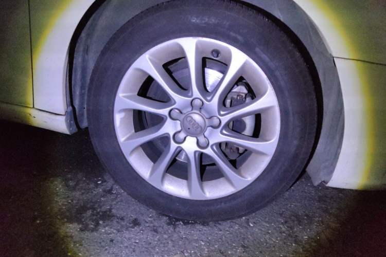 Used Audi A3 2016 Sportback 35 TFSI Ambition Edition Right Front Wheel Hub