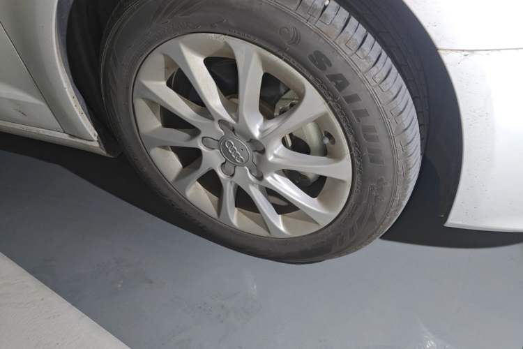 Used Audi A3 2016 Sportback 35 TFSI Ambition Edition Right Front Wheel Hub