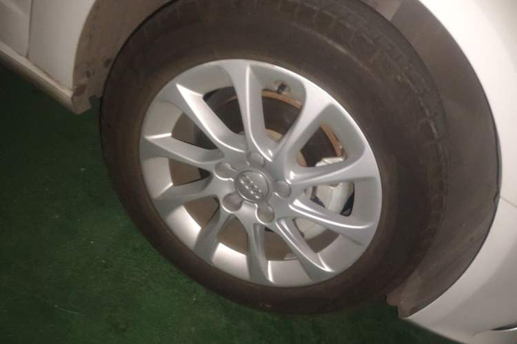 Used Audi A3 2016 Sportback 35 TFSI Ambition Edition Right Front Wheel Hub