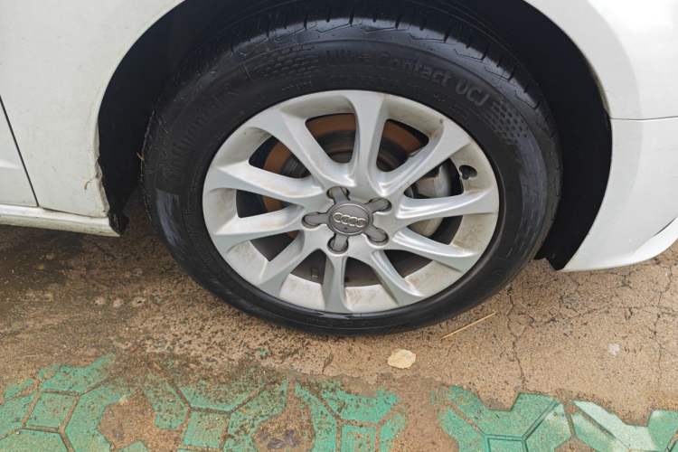 Used Audi A3 2016 Sportback 35 TFSI Ambition Edition Right Front Wheel Hub