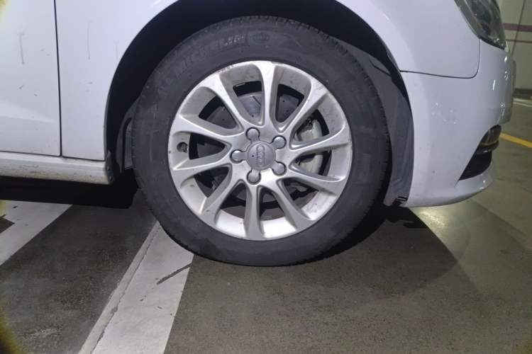 Used Audi A3 2016 Sportback 35 TFSI Ambition Edition Right Front Wheel Hub