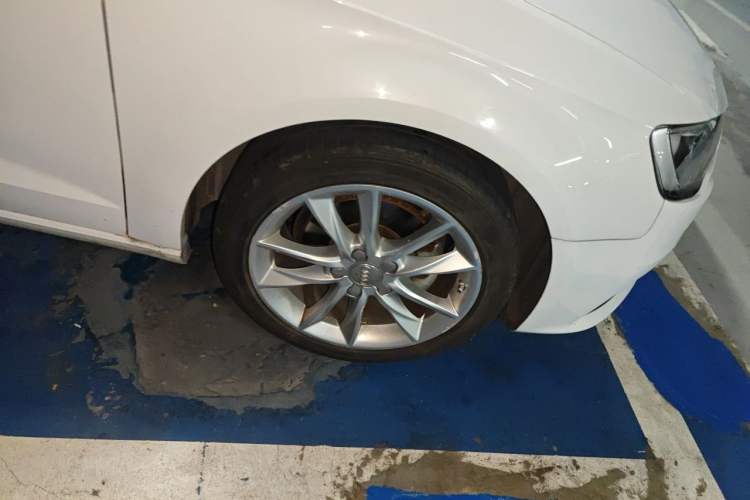 Used Audi A3 2016 Sportback 35 TFSI Style Edition Right Front Wheel Hub