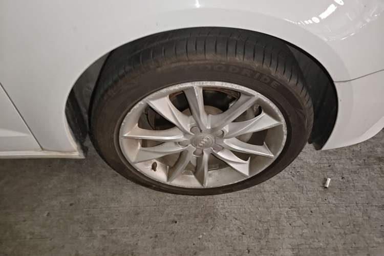 Used Audi A3 2016 Sportback 35 TFSI Style Edition Right Front Wheel Hub