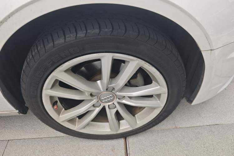 Used Audi A3 2016 Limousine 35 TFSI Style Edition Right Front Wheel Hub