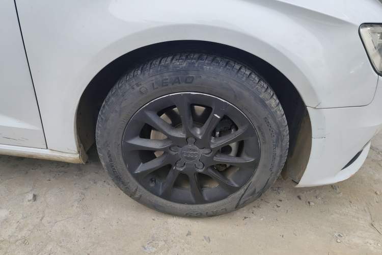 Used Audi A3 2016 Sportback 35 TFSI Ambition Right Front Wheel Hub