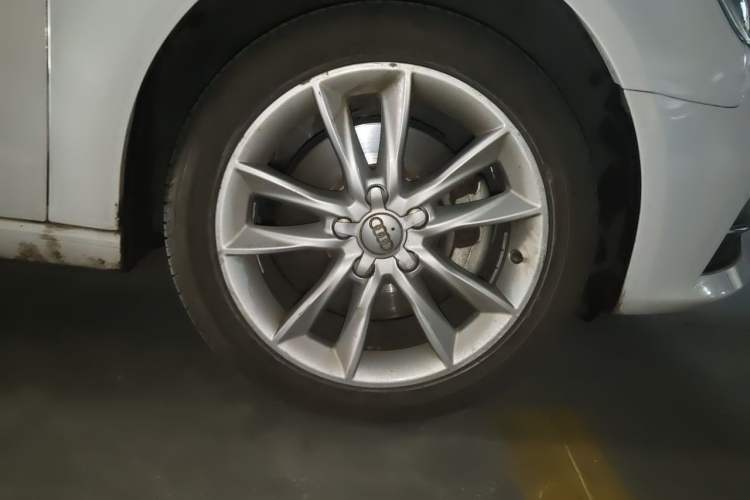 Used Audi A3 2016 Sportback 40 TFSI Style Edition Right Front Wheel Hub