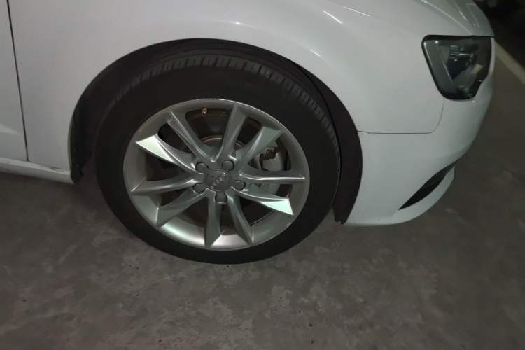 Used Audi A3 2016 Sportback 40 TFSI Style Edition Right Front Wheel Hub