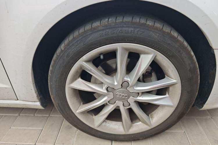 Used Audi A3 2016 Sportback 35 TFSI Style Edition Right Front Wheel Hub