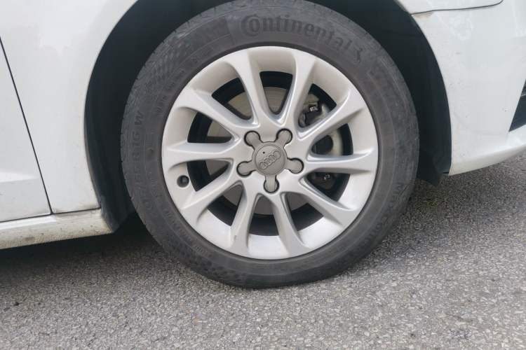 Used Audi A3 2016 Sportback 35 TFSI Ambition Edition Right Front Wheel Hub