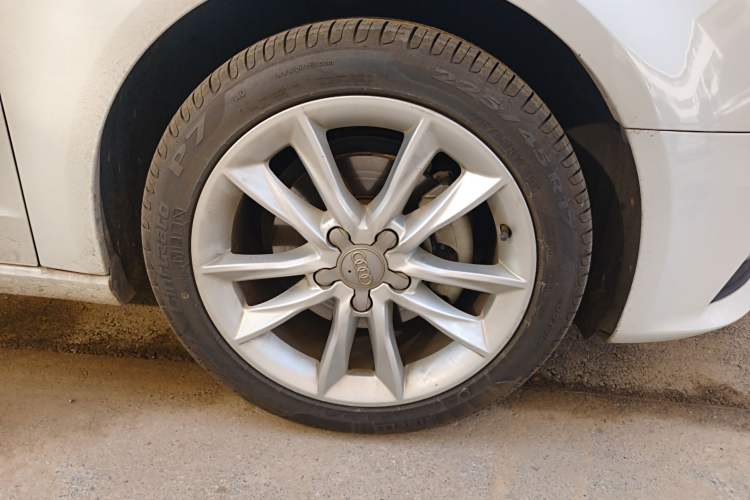 Used Audi A3 2016 Sportback 35 TFSI Style Edition Right Front Wheel Hub