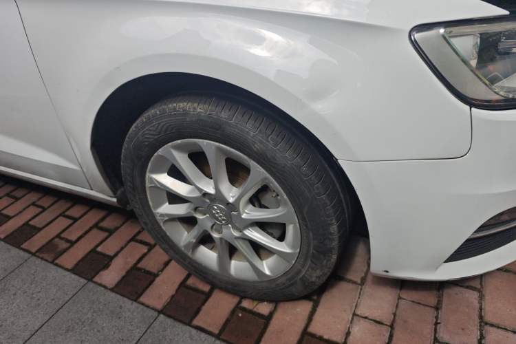 Used Audi A3 2016 Sportback 35 TFSI Ambition Right Front Wheel Hub