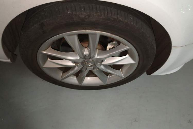Used Audi A3 2016 Sportback 35 TFSI Style Edition Right Front Wheel Hub