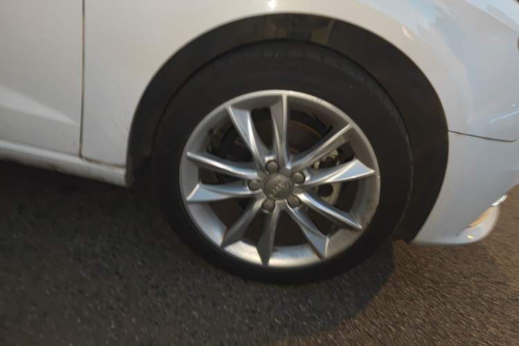 Used Audi A3 2016 Sportback 35 TFSI Style Edition Right Front Wheel Hub