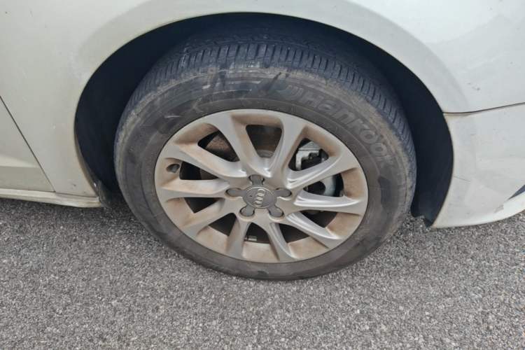 Used Audi A3 2016 Sportback 35 TFSI Ambition Edition Right Front Wheel Hub