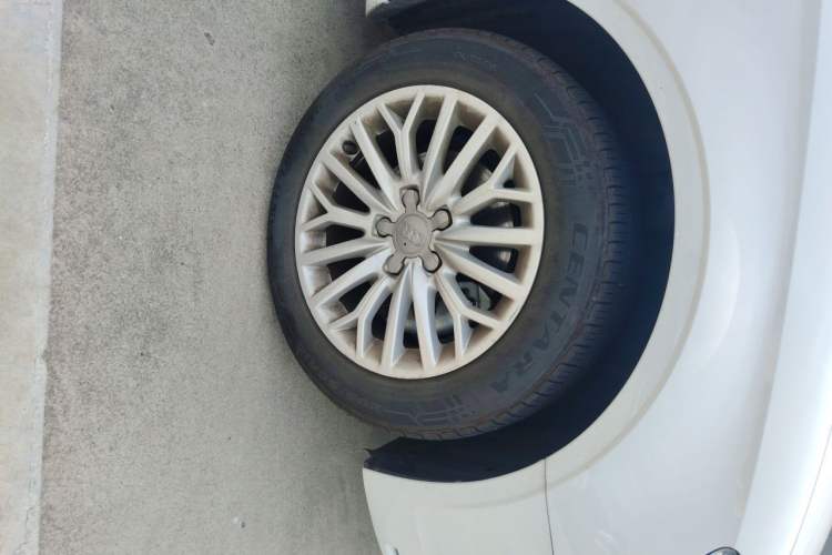 Used Audi A3 2016 Limousine 35 TFSI Ambition Edition Right Front Wheel Hub