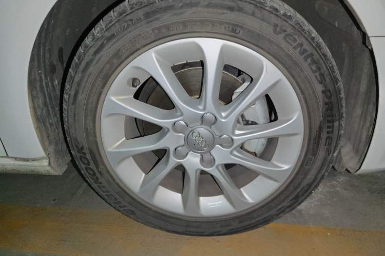 Used Audi A3 2016 Sportback 35 TFSI Ambition Right Front Wheel Hub