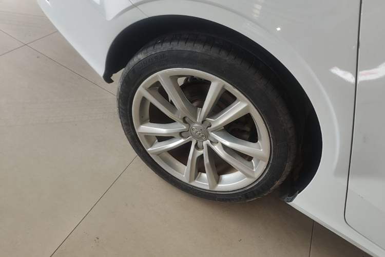 Used Audi A3 2016 Limousine 35 TFSI Style Edition Right Rear Wheel Hub