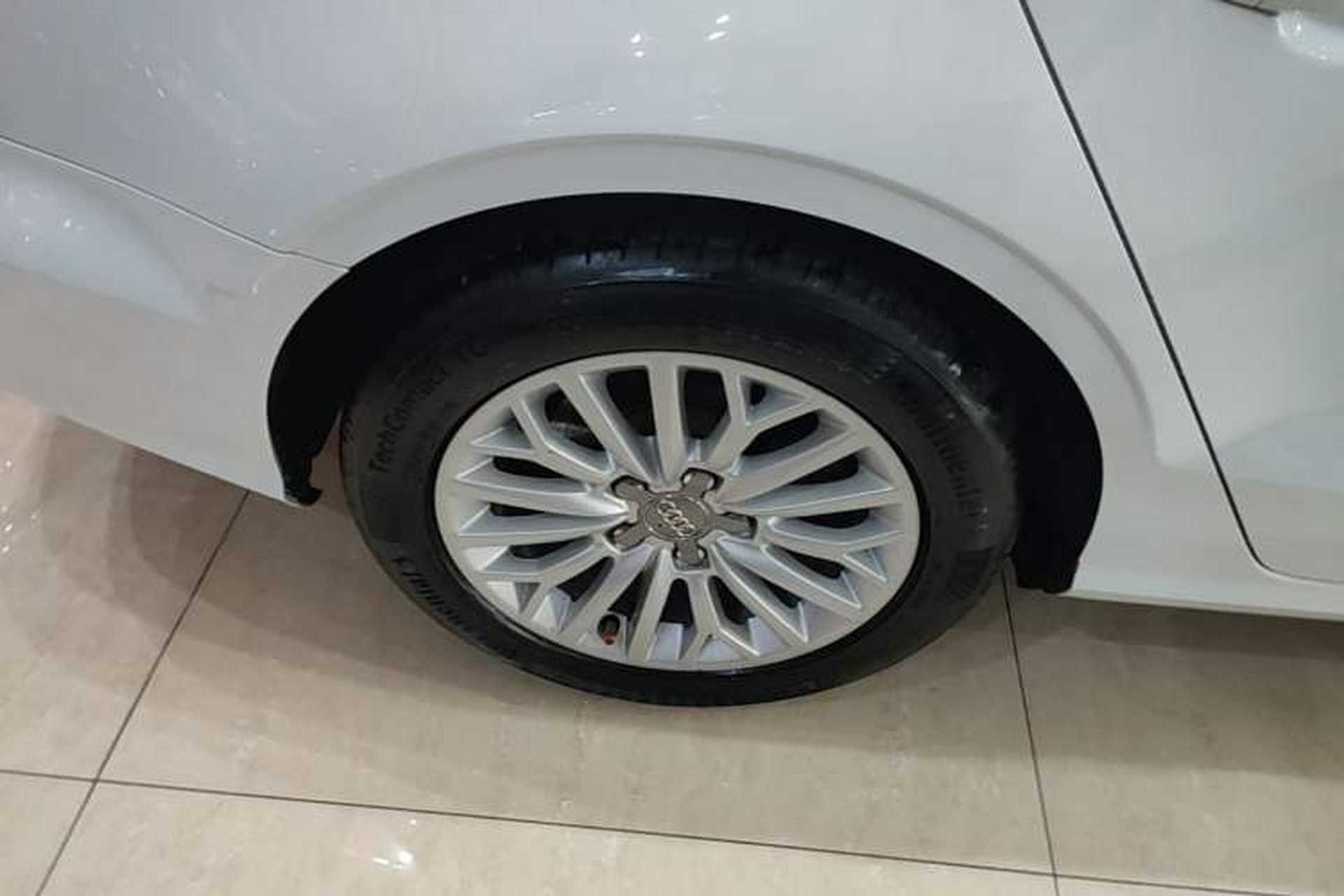 Used Audi A3 2016 Limousine 35 TFSI Prestige Edition Right Rear Wheel Hub