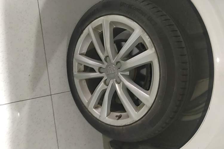 Used Audi A3 2016 Limousine 35 TFSI Style Edition Right Rear Wheel Hub