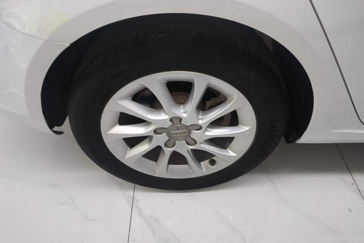 Used Audi A3 2016 Sportback 35 TFSI Ambition Right Rear Wheel Hub