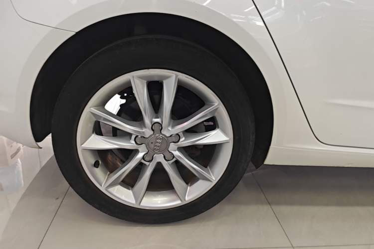 Used Audi A3 2016 Sportback 35 TFSI Style Edition Right Rear Wheel Hub