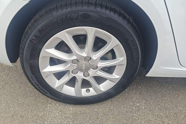 Used Audi A3 2016 Sportback 35 TFSI Ambition Right Rear Wheel Hub