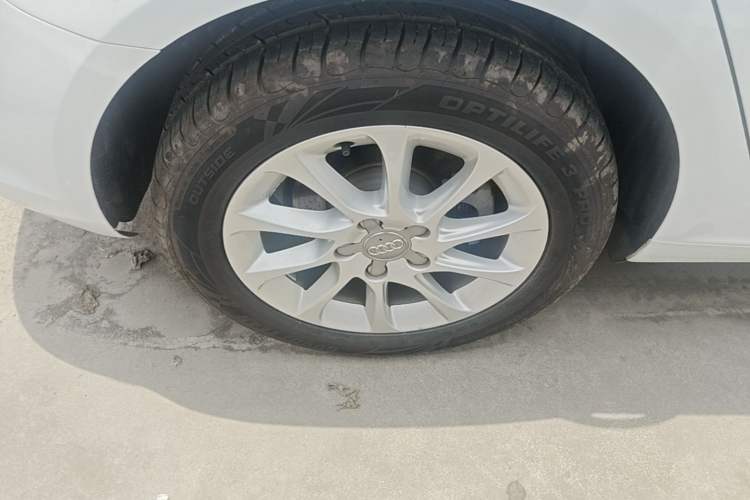 Used Audi A3 2016 Sportback 35 TFSI Ambition Edition Right Rear Wheel Hub